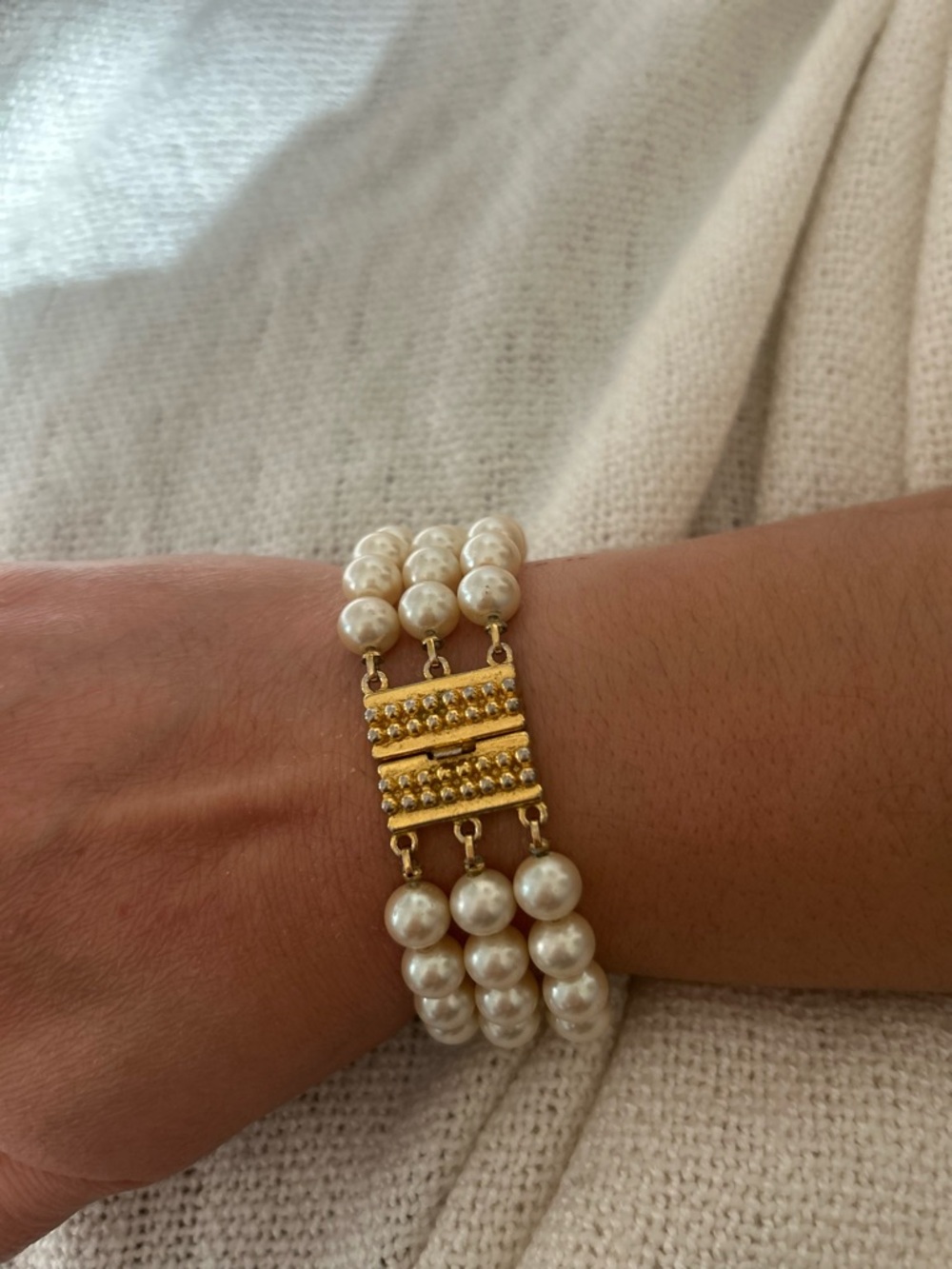 Vintage Gold-Tone Triple Pearl Bracelet Liz Claiborne
